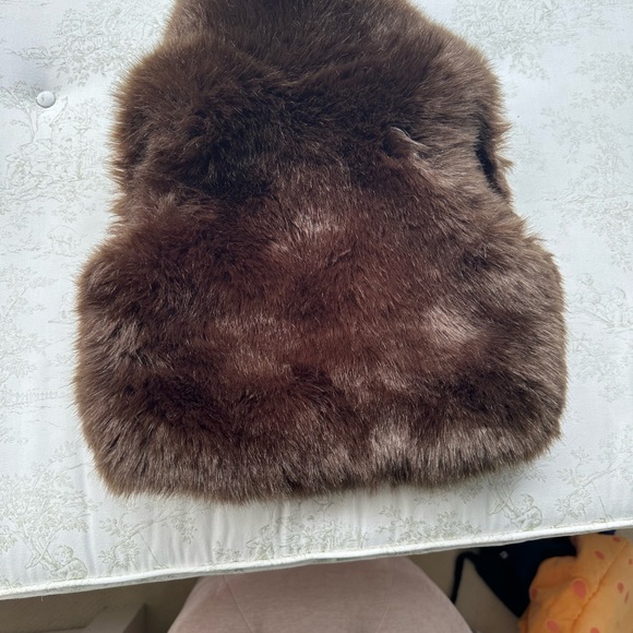 Ralph Lauren toddler girls fur vest size 2/3T - Picture 2 of 2